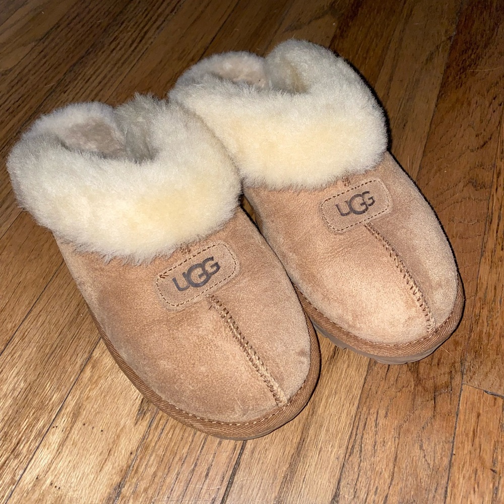 Ugg slippers only worn a handful of times